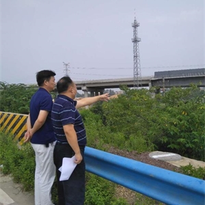 安陆城管局督办汉丹铁路线问题整改。